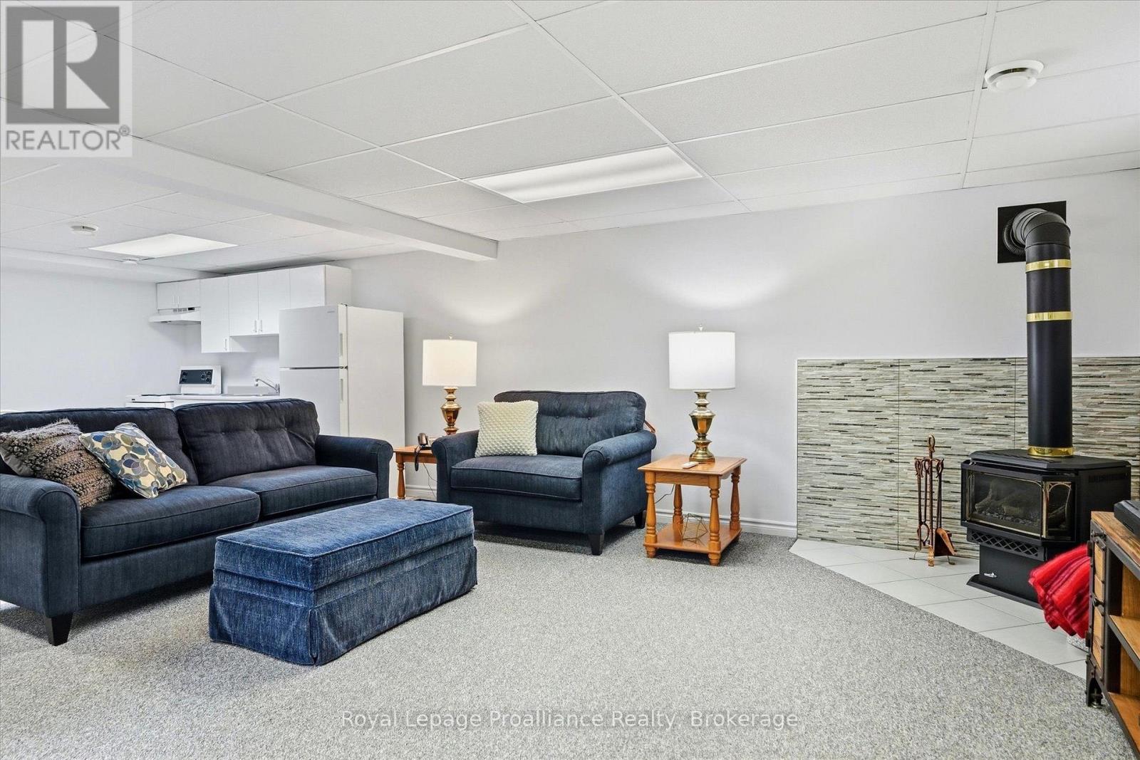 2979 JENNIFER DRIVE - 35