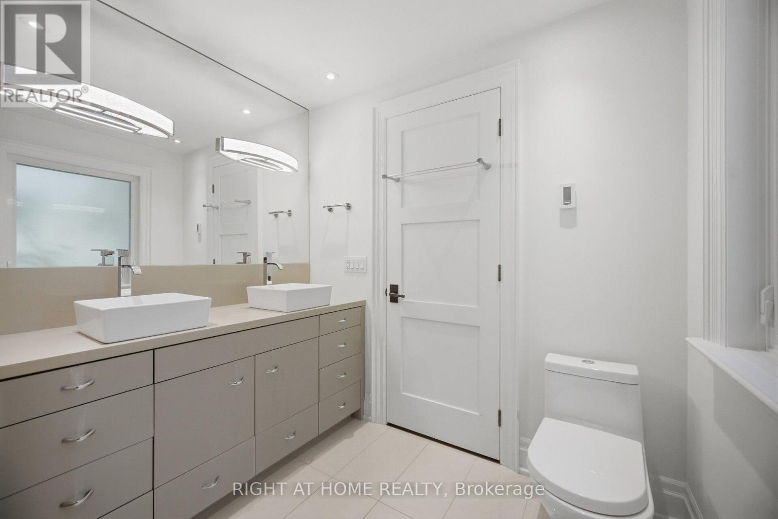 1037 LAKESHORE ROAD W - Image 30