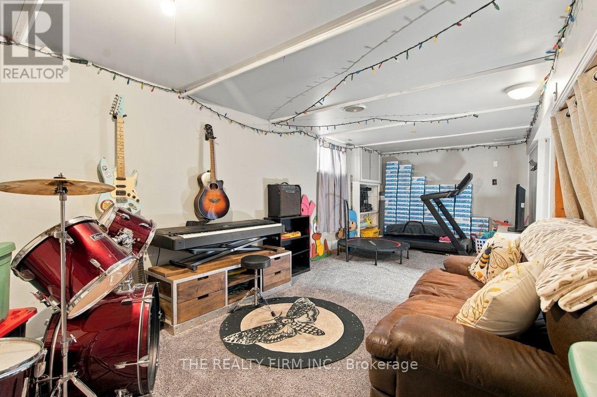 211 HIGHBURY AVENUE N - Image 35