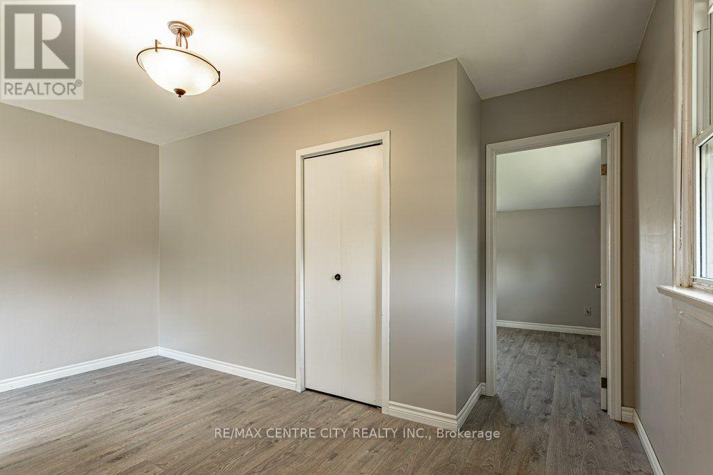 4526 WONDERLAND ROAD S - Image 17