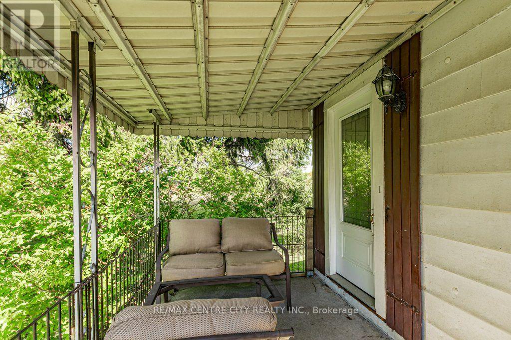 4526 WONDERLAND ROAD S - Image 31