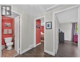 Living room - 34 - 300 Sandringham Crescent, London South, ON N6C5B4 Photo 11