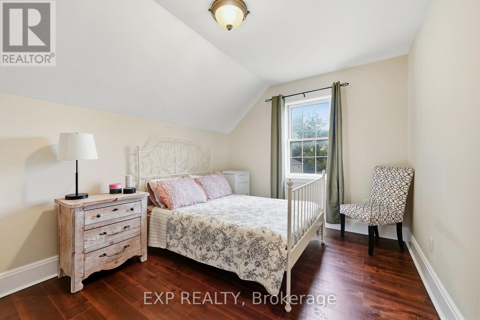 312 WALNUT STREET W - Image 23