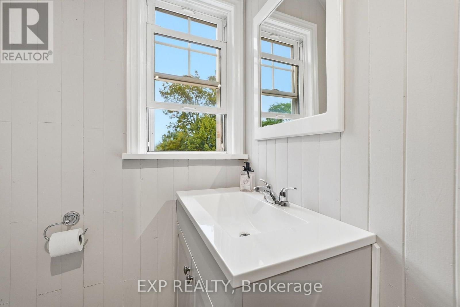 312 WALNUT STREET W - Image 28