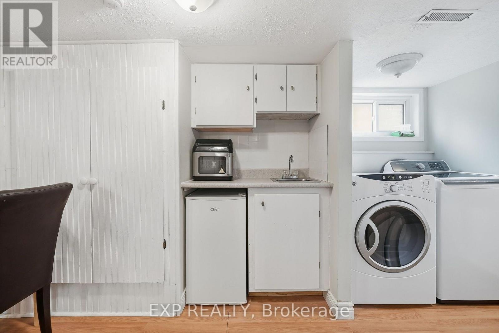 312 WALNUT STREET W - Image 34