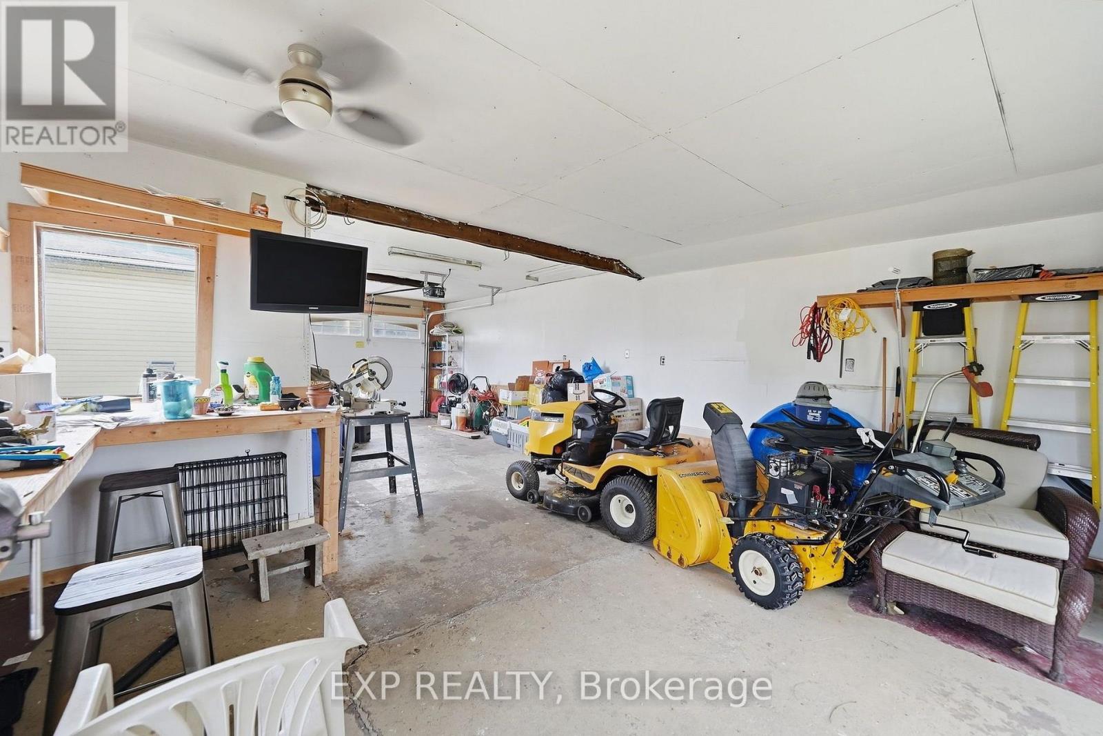 312 WALNUT STREET W - Image 43