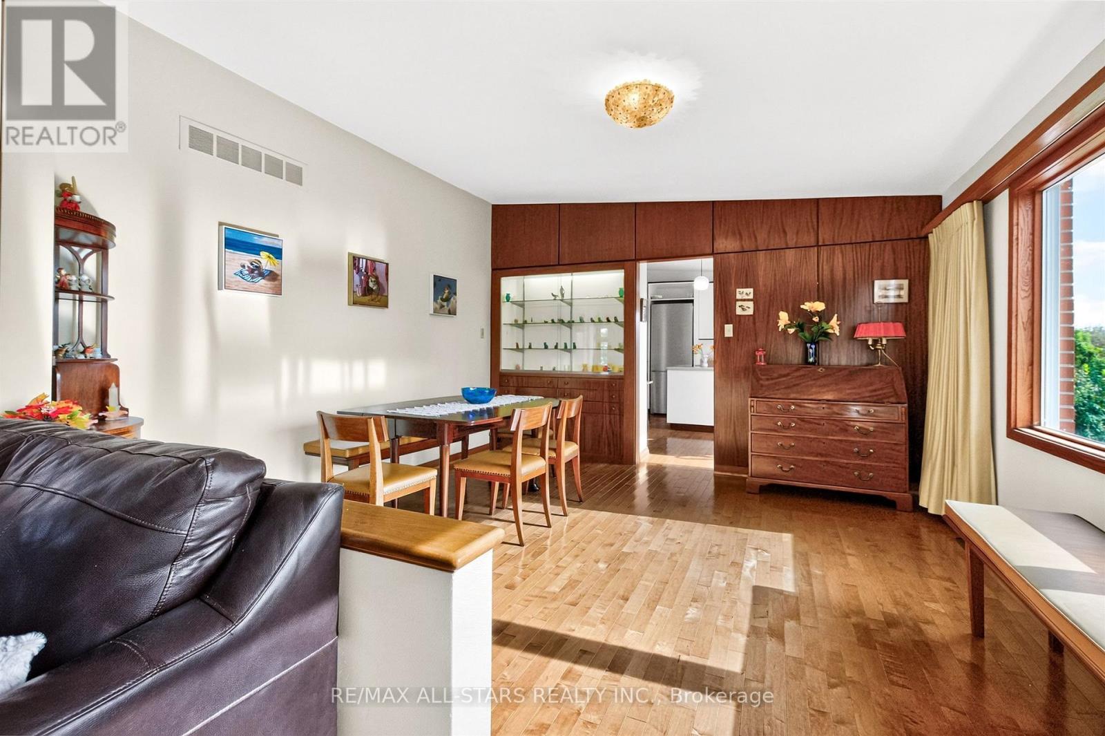 59 HILL CRESCENT - 20