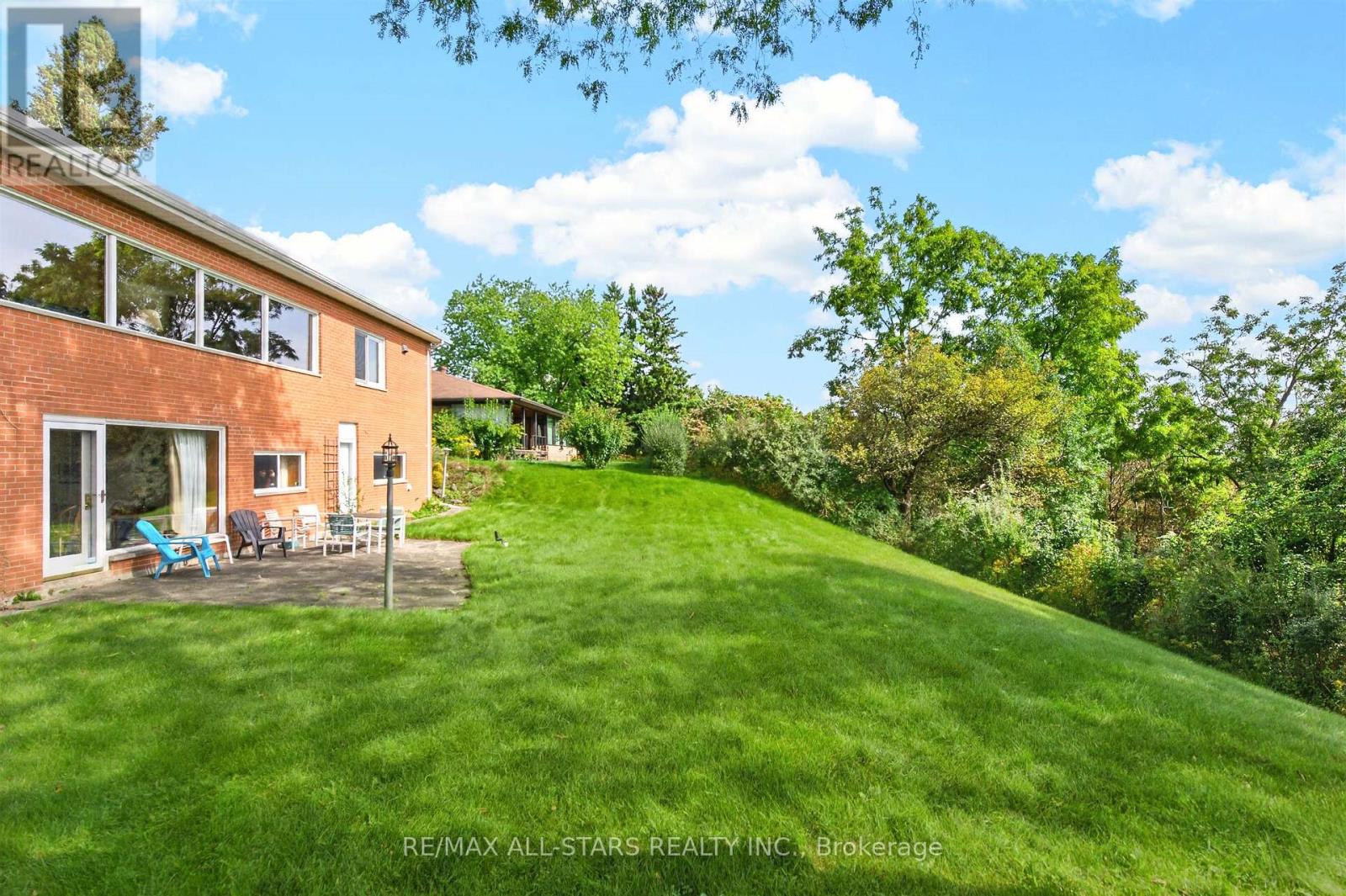59 HILL CRESCENT - 39