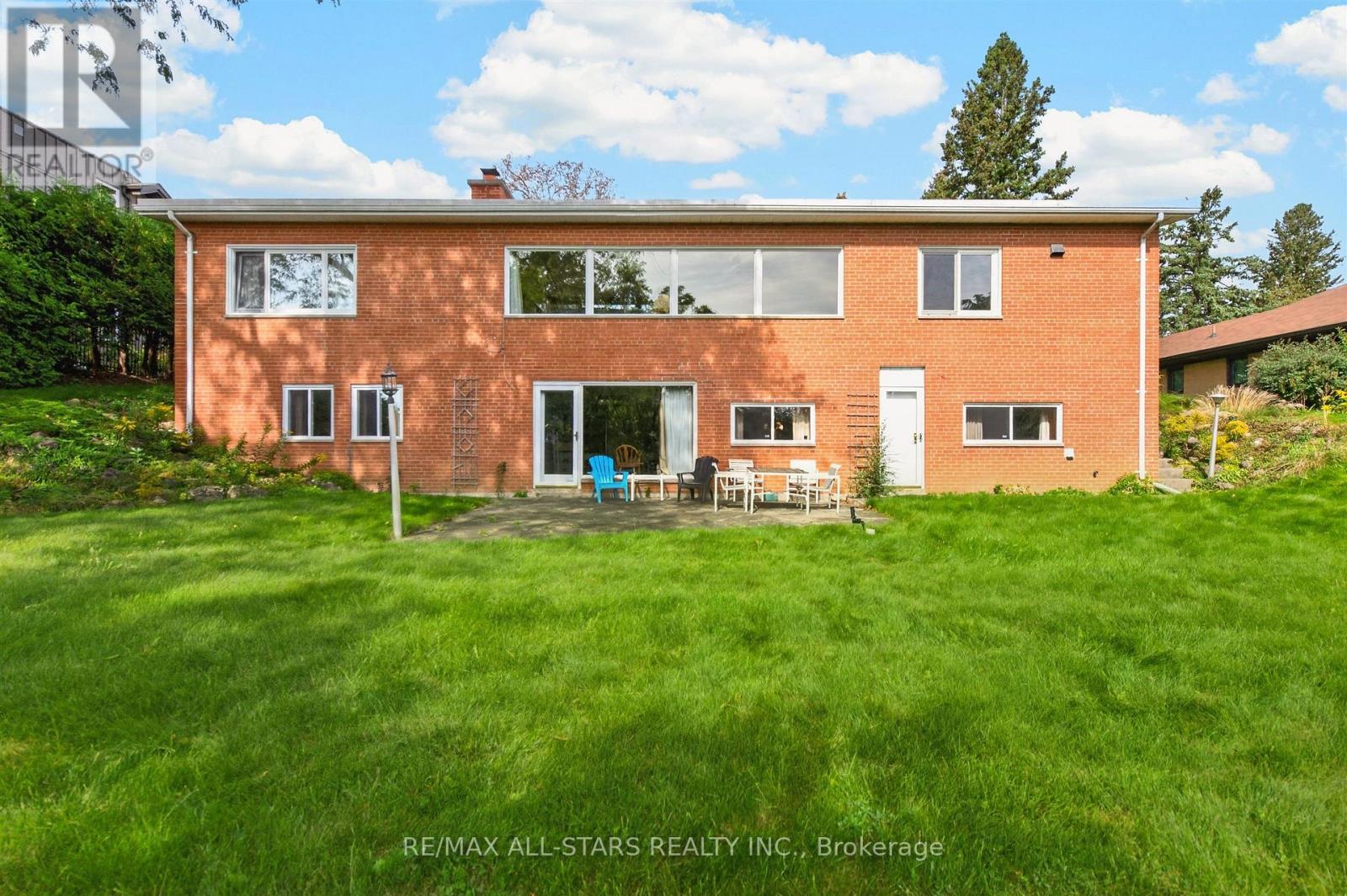 59 HILL CRESCENT - 41
