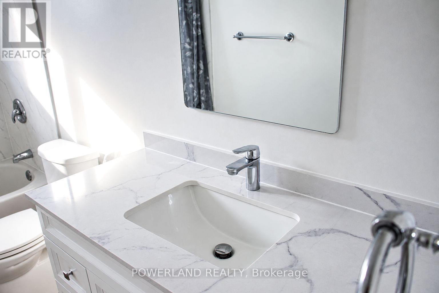 505 Harris Court, Whitby, ON photo 7