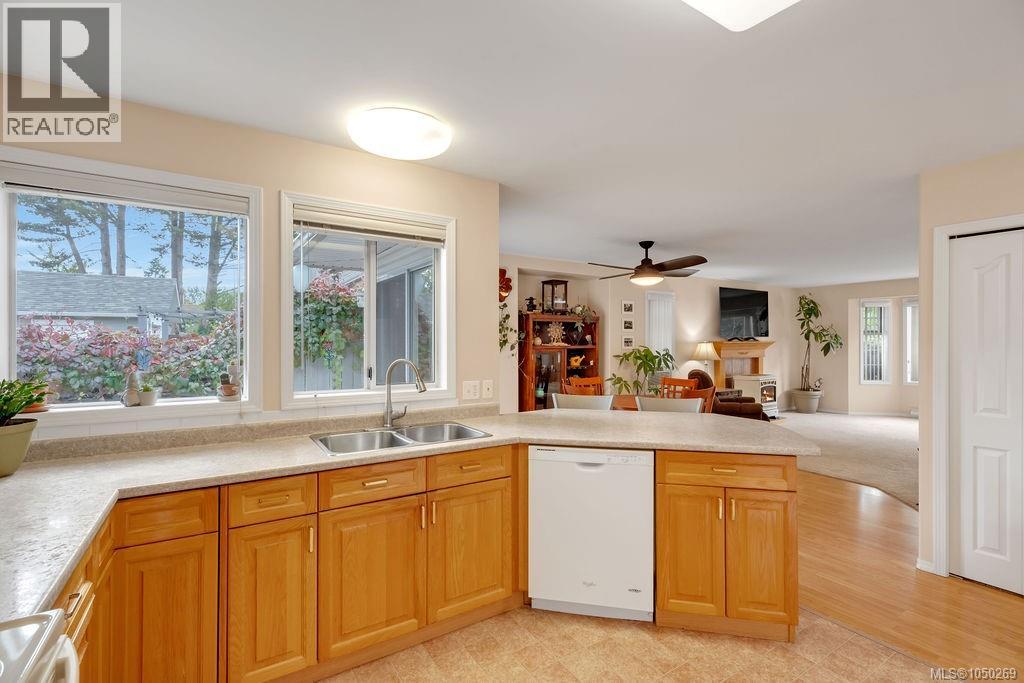 950 McDonald St - 23