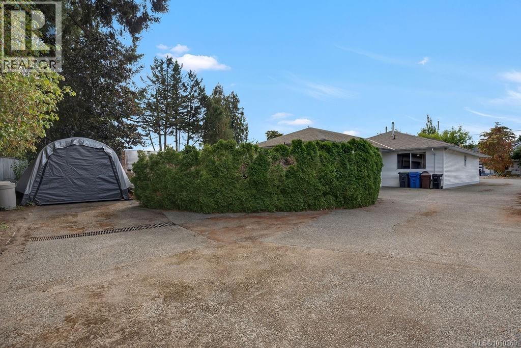 950 McDonald St - Image 56