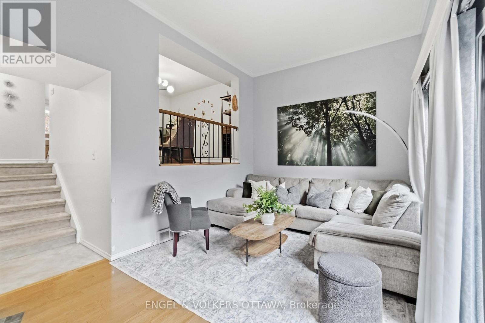 #18 2 BERTONA STREET - 11