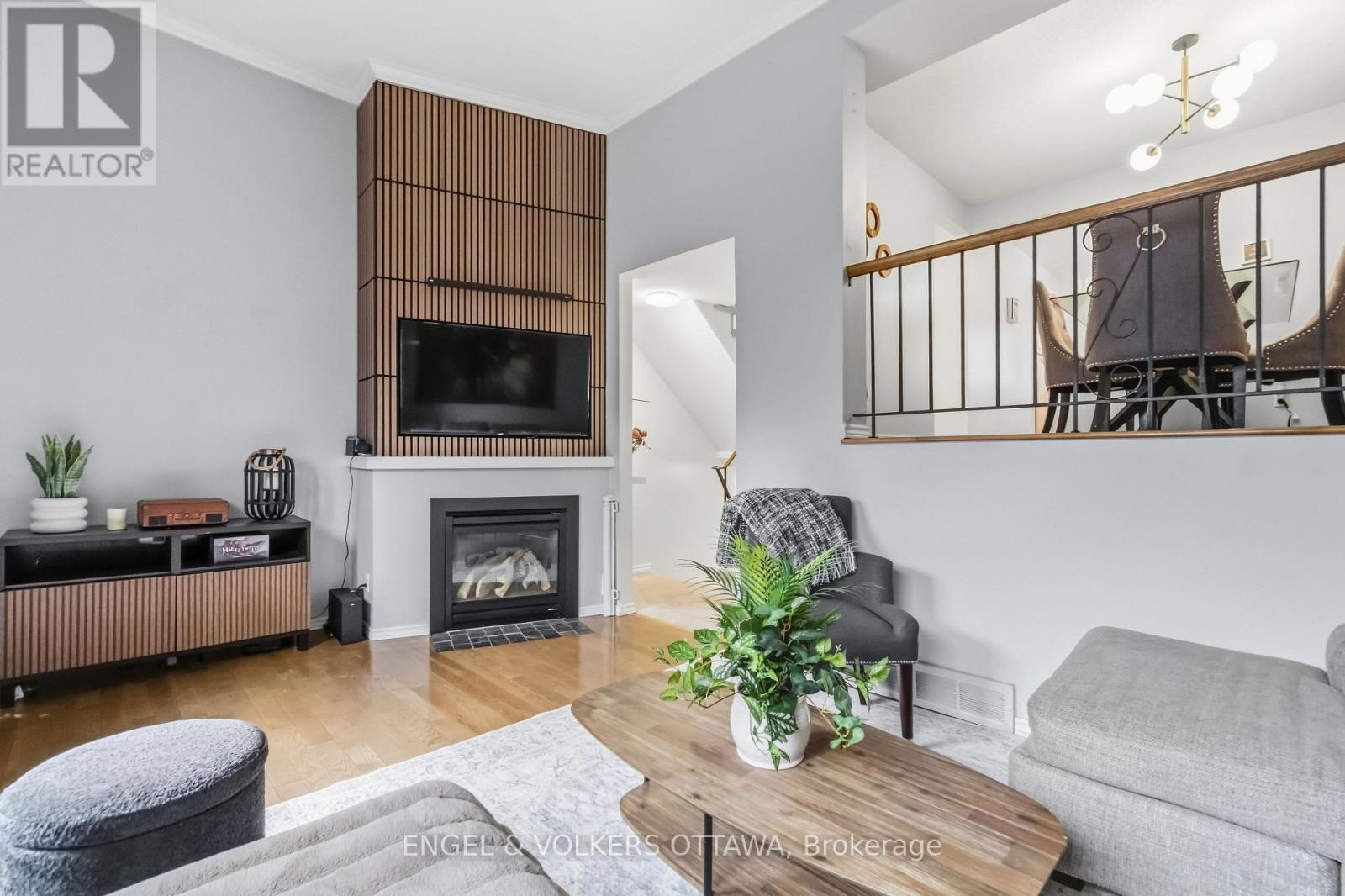 #18 2 BERTONA STREET - 12