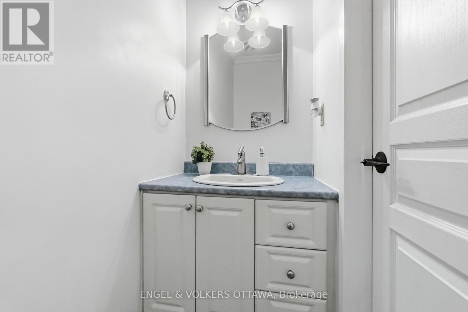 #18 2 BERTONA STREET - Image 34
