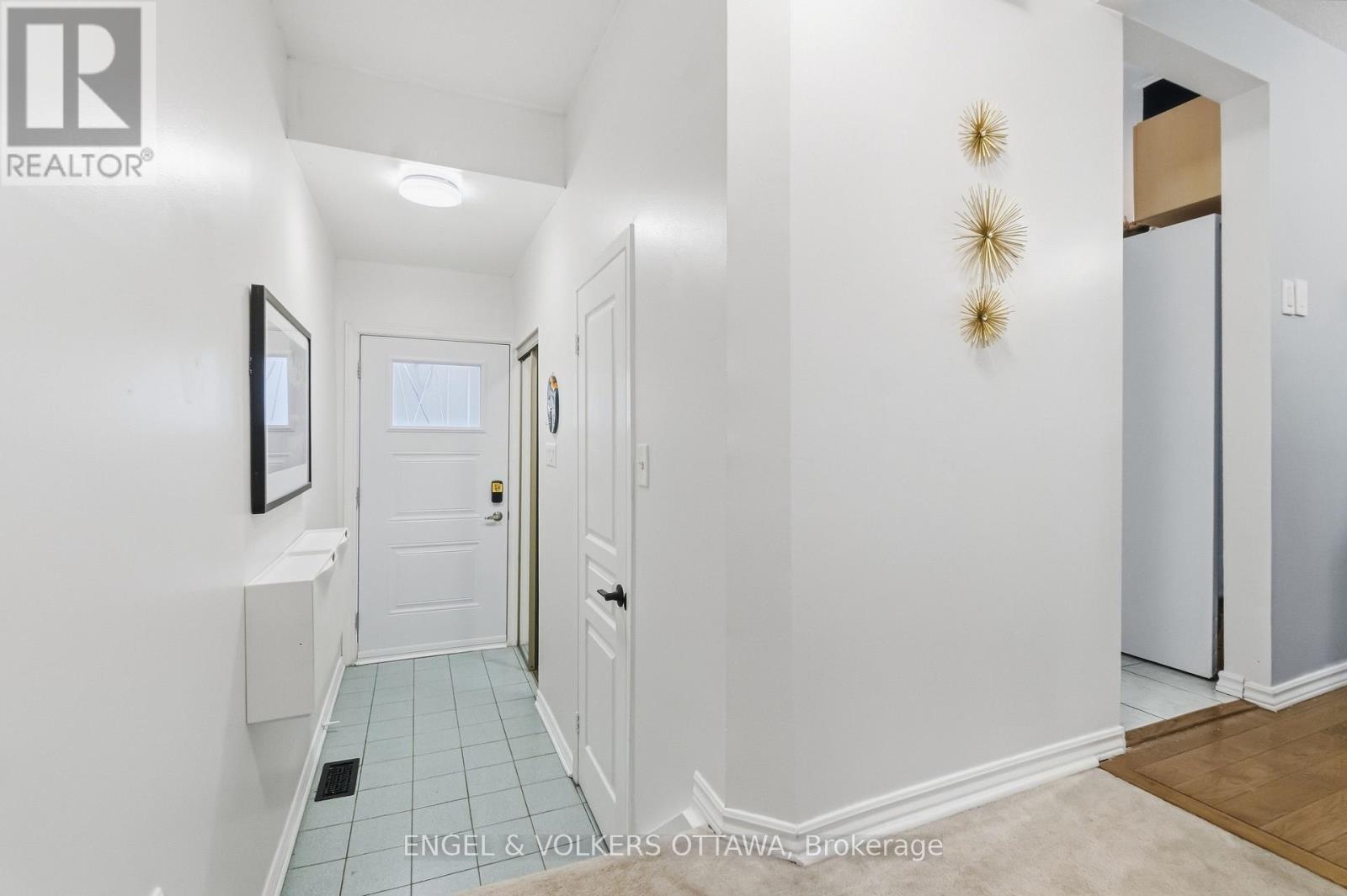 #18 2 BERTONA STREET - 6