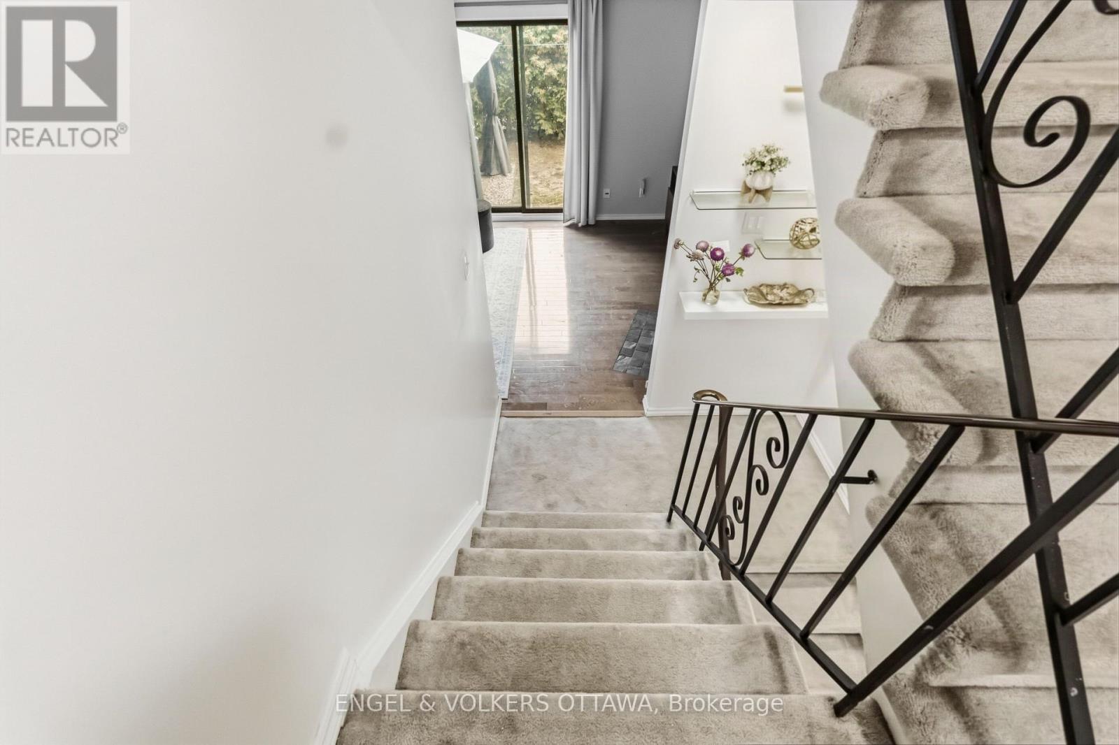 #18 2 BERTONA STREET - 8