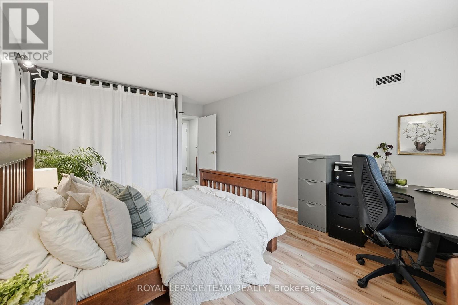 #304 110 FORWARD AVENUE - Image 16