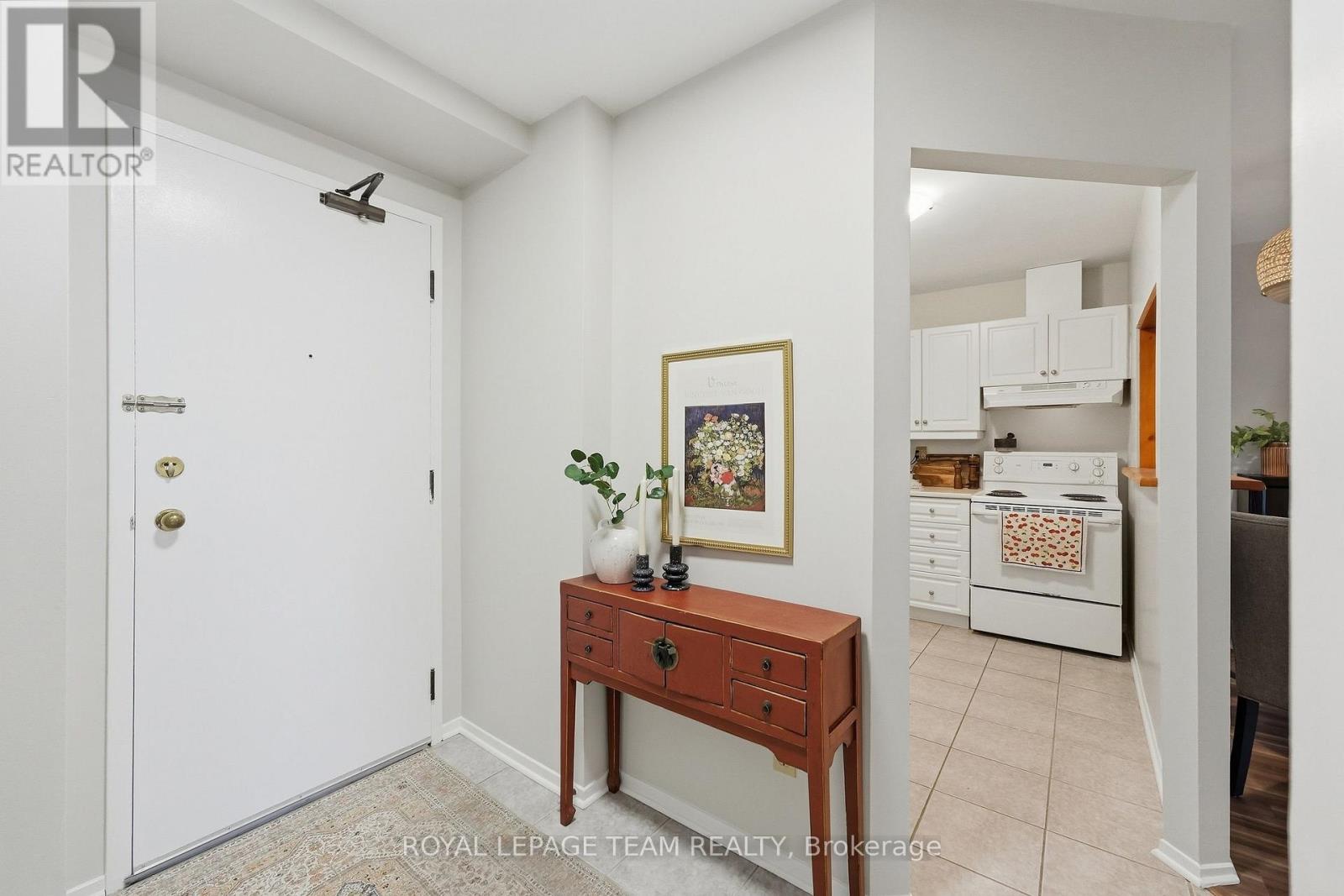 #304 110 FORWARD AVENUE - 3