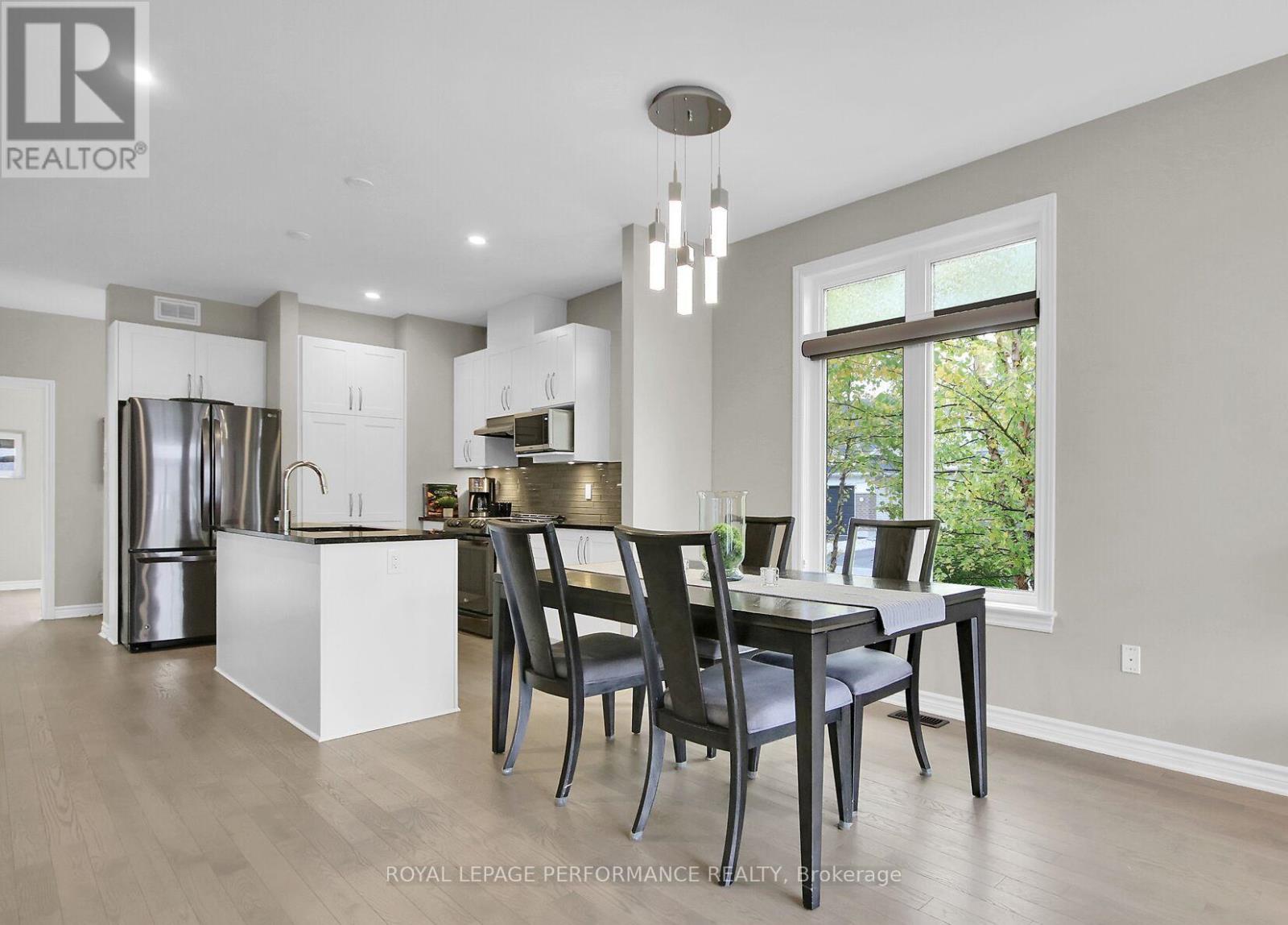 522 SILVERBELL CRESCENT - 12