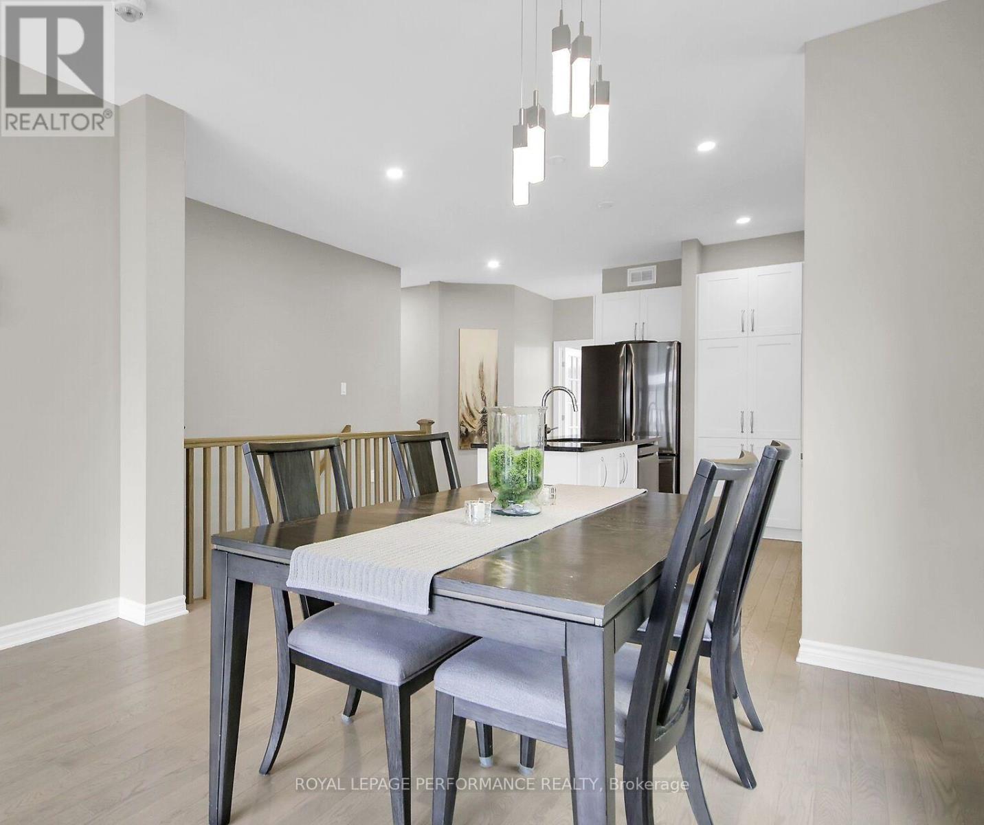 522 SILVERBELL CRESCENT - 13