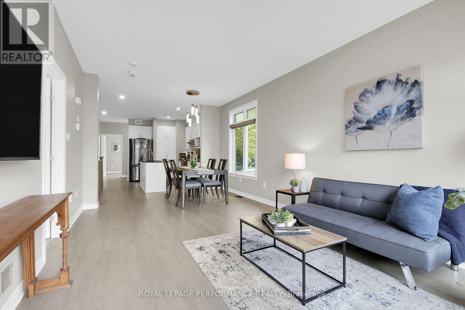 522 Silverbell Crescent