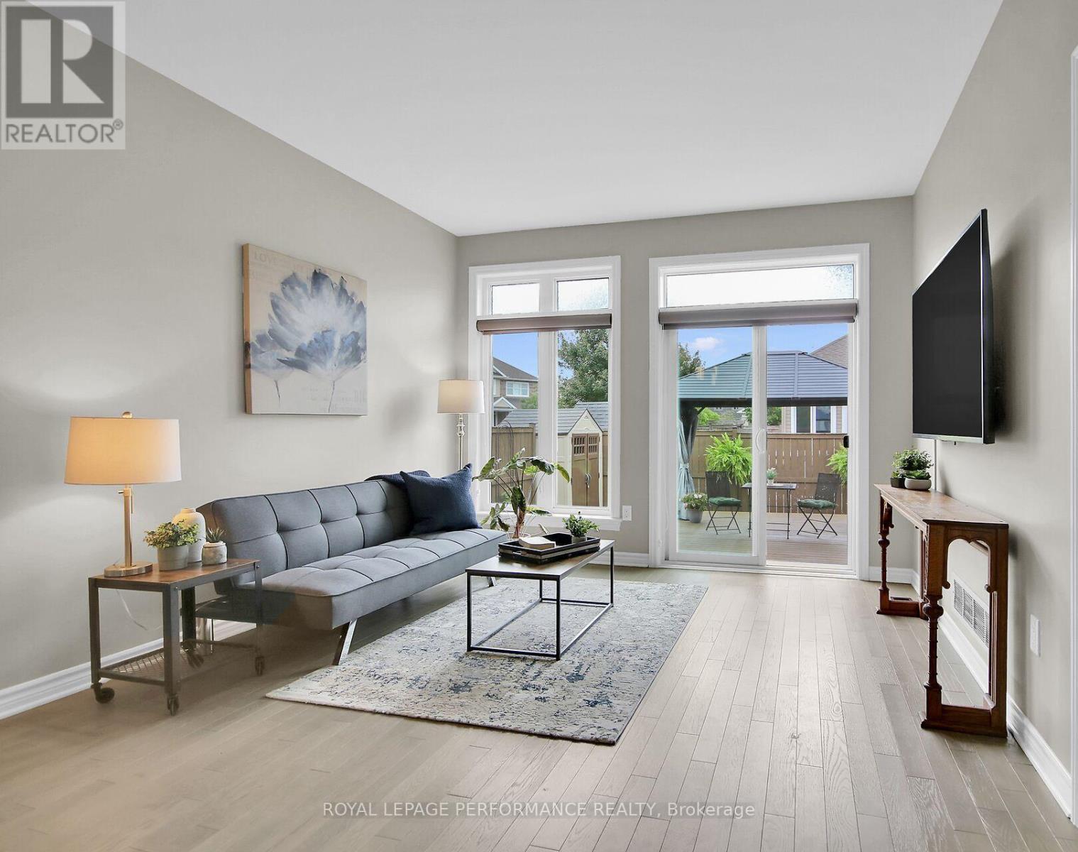 522 Silverbell Crescent
