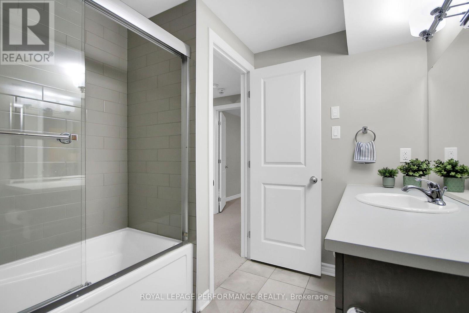 522 SILVERBELL CRESCENT - 31