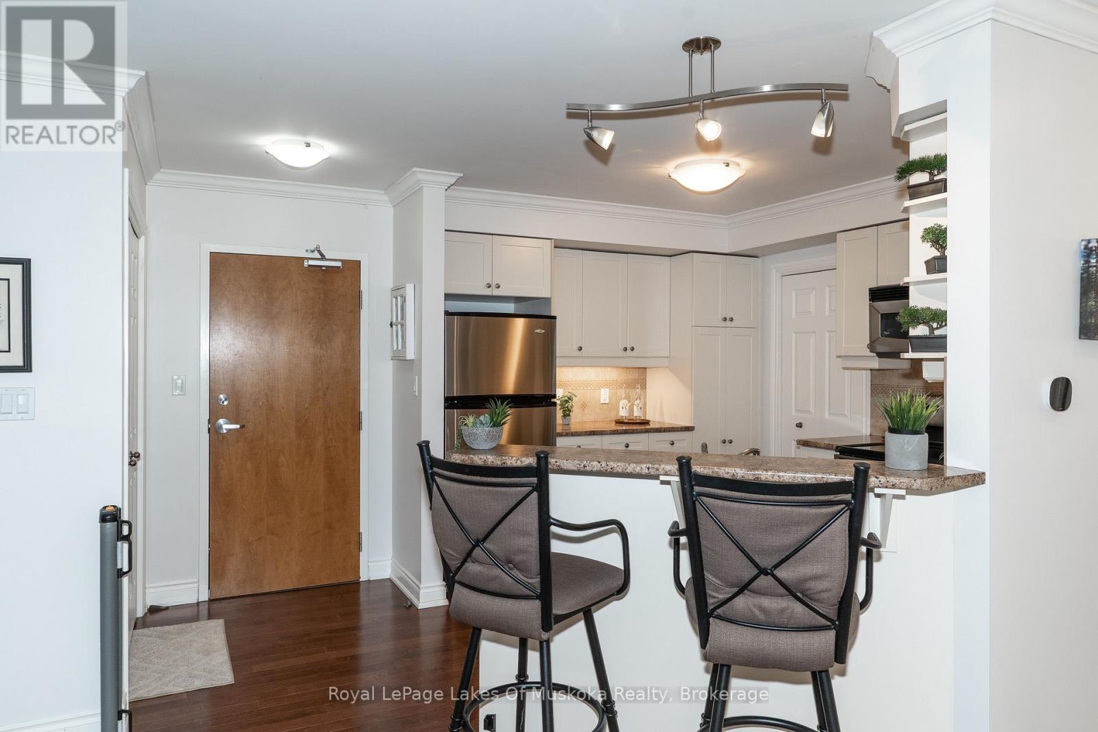 #403 24 DAIRY LANE - Image 25
