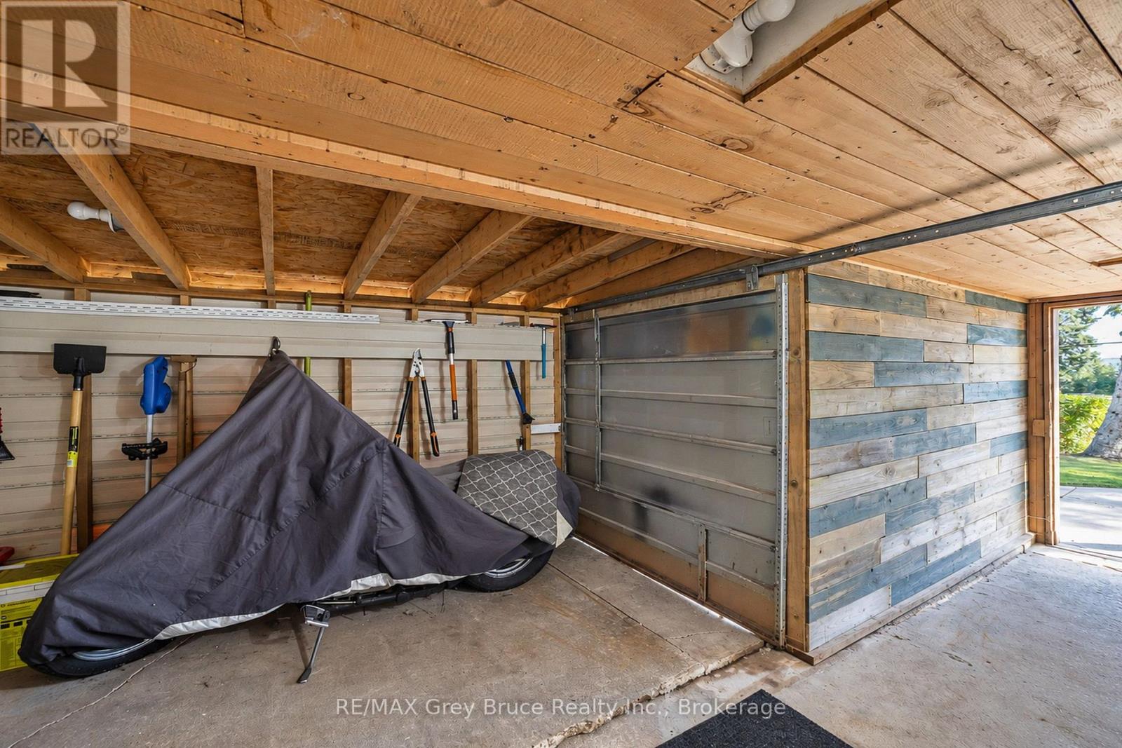 150 MACINTOSH DRIVE - Image 33
