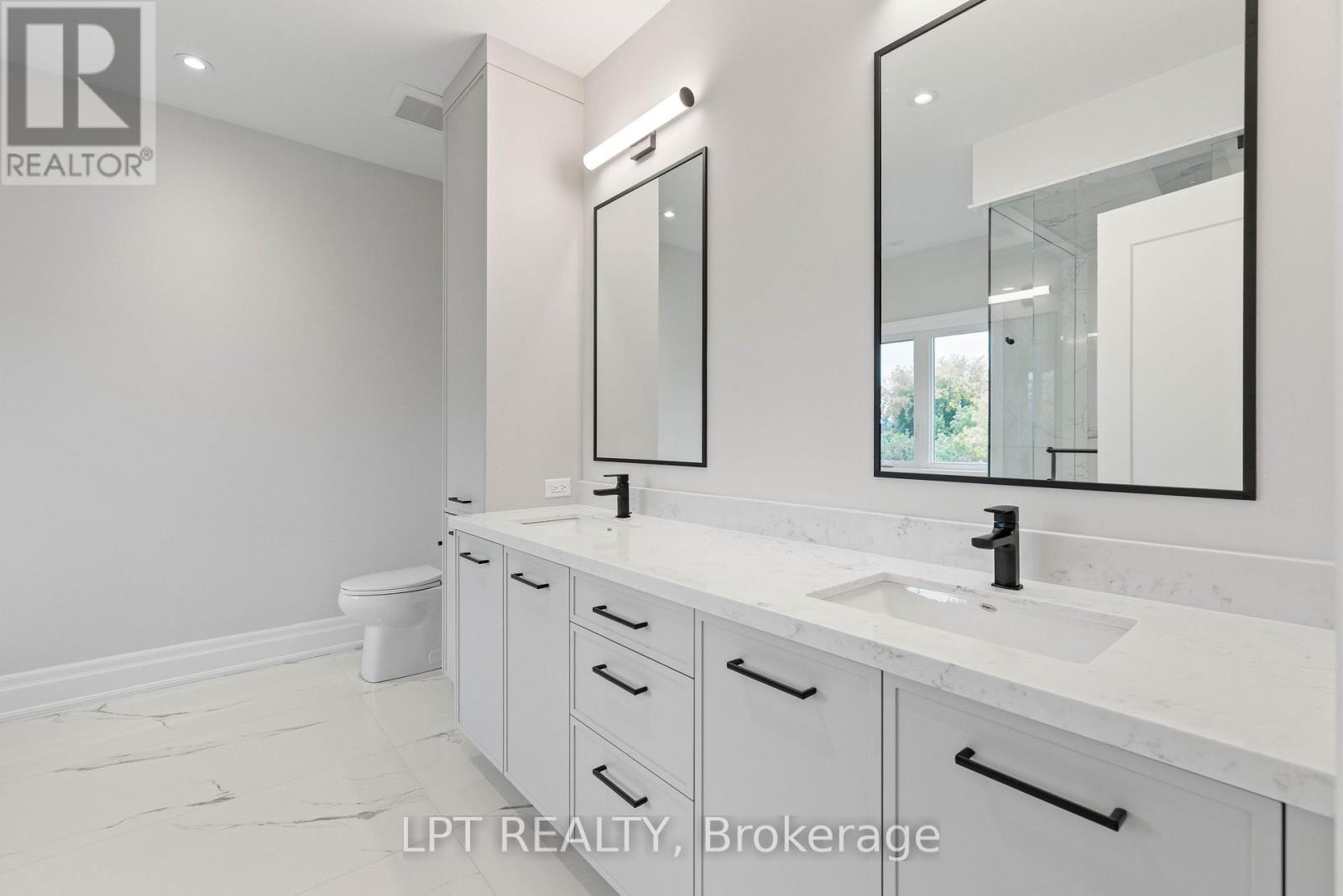 1 Richmond Park Drive, Georgina, ON photo 14