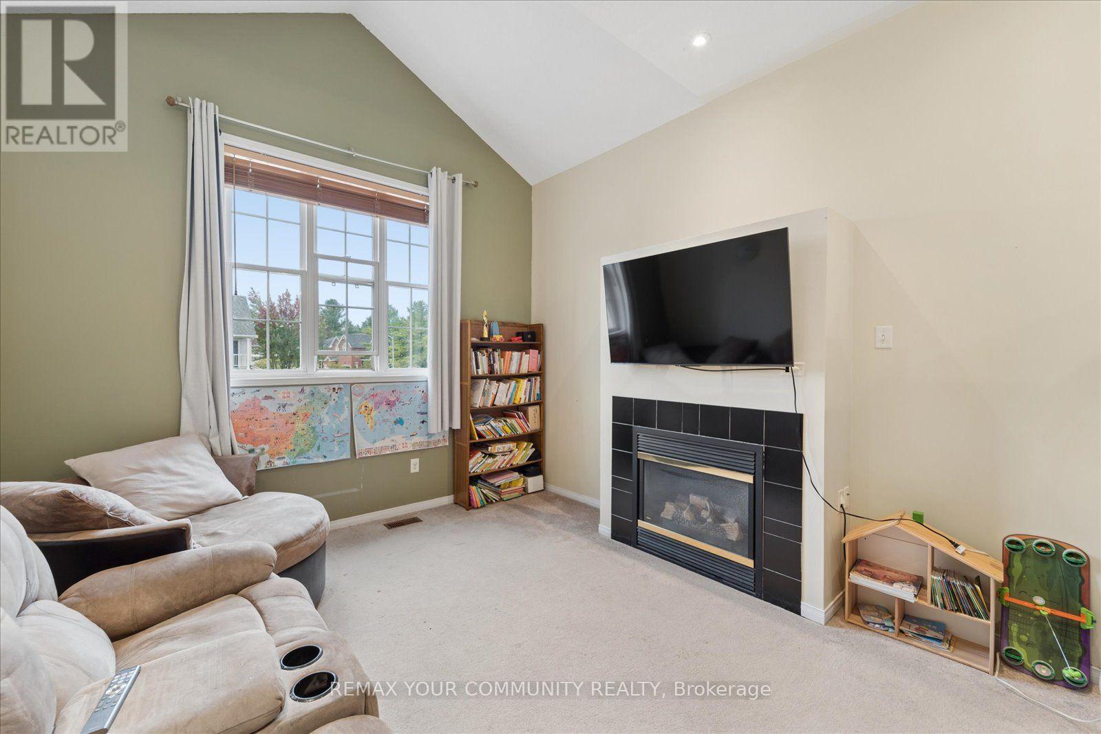 44 ANTIQUE DRIVE - 21