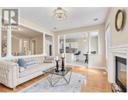 240 Aspenwood Drive, Newmarket, ON L3X3K7 Photo 10