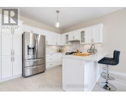 240 Aspenwood Drive, Newmarket, ON L3X3K7 Photo 11