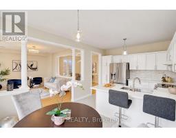 240 Aspenwood Drive, Newmarket, ON L3X3K7 Photo 15