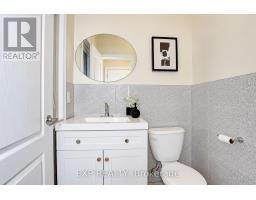 240 Aspenwood Drive, Newmarket, ON L3X3K7 Photo 18