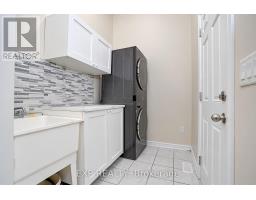 240 Aspenwood Drive, Newmarket, ON L3X3K7 Photo 19