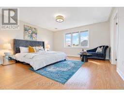 240 Aspenwood Drive, Newmarket, ON L3X3K7 Photo 22