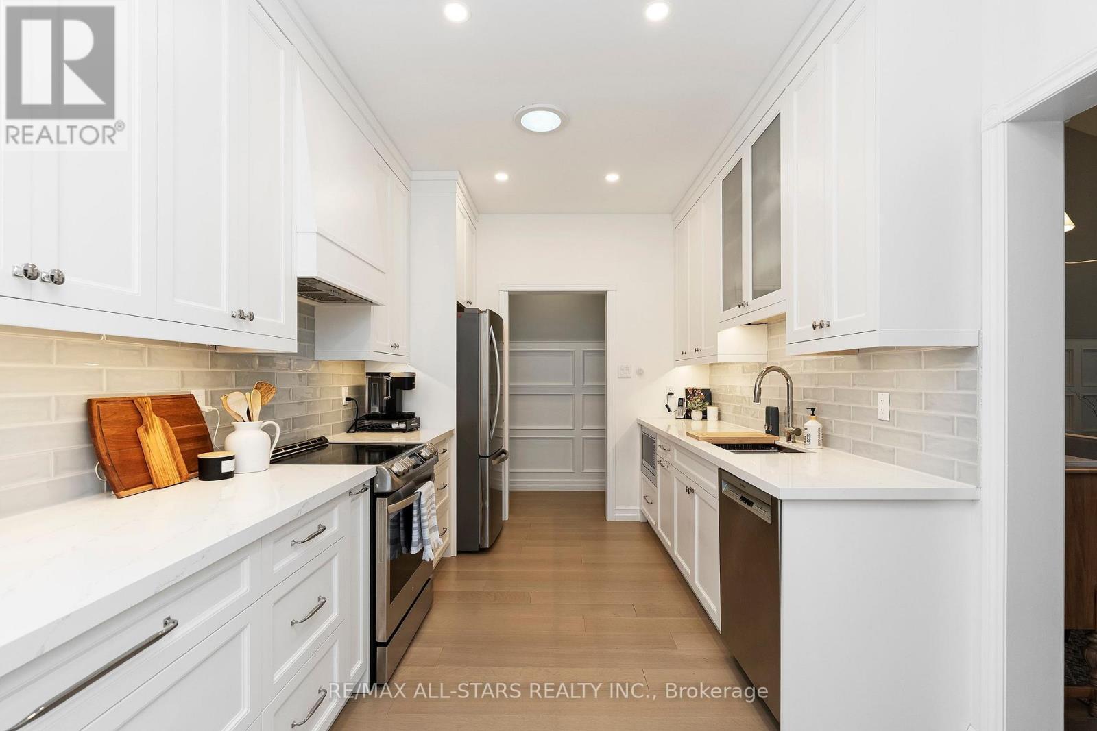 24 SANDPIPER KEY WAY - 21