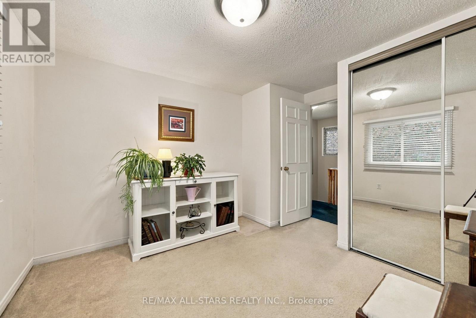 78 TILMAN CIRCLE - Image 29