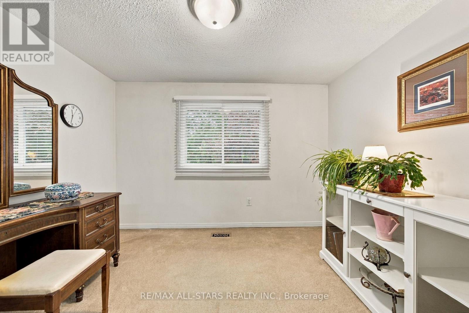 78 TILMAN CIRCLE - Image 30