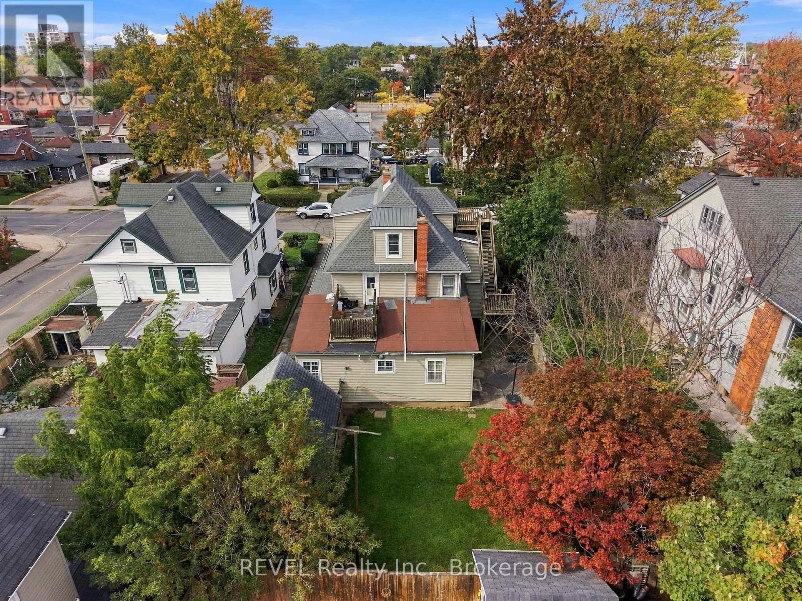 132 HELLEMS AVENUE - 16
