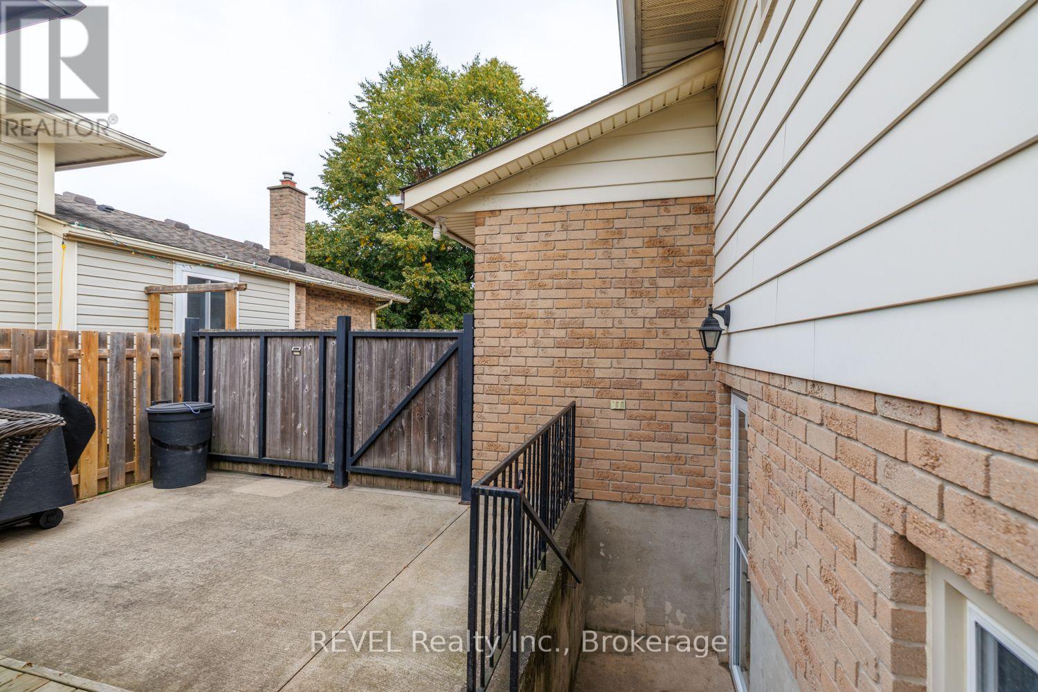 105 ELMA STREET - Image 33