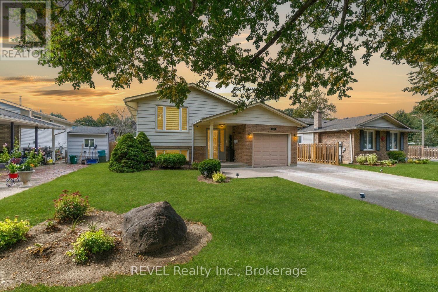 105 ELMA STREET - 4