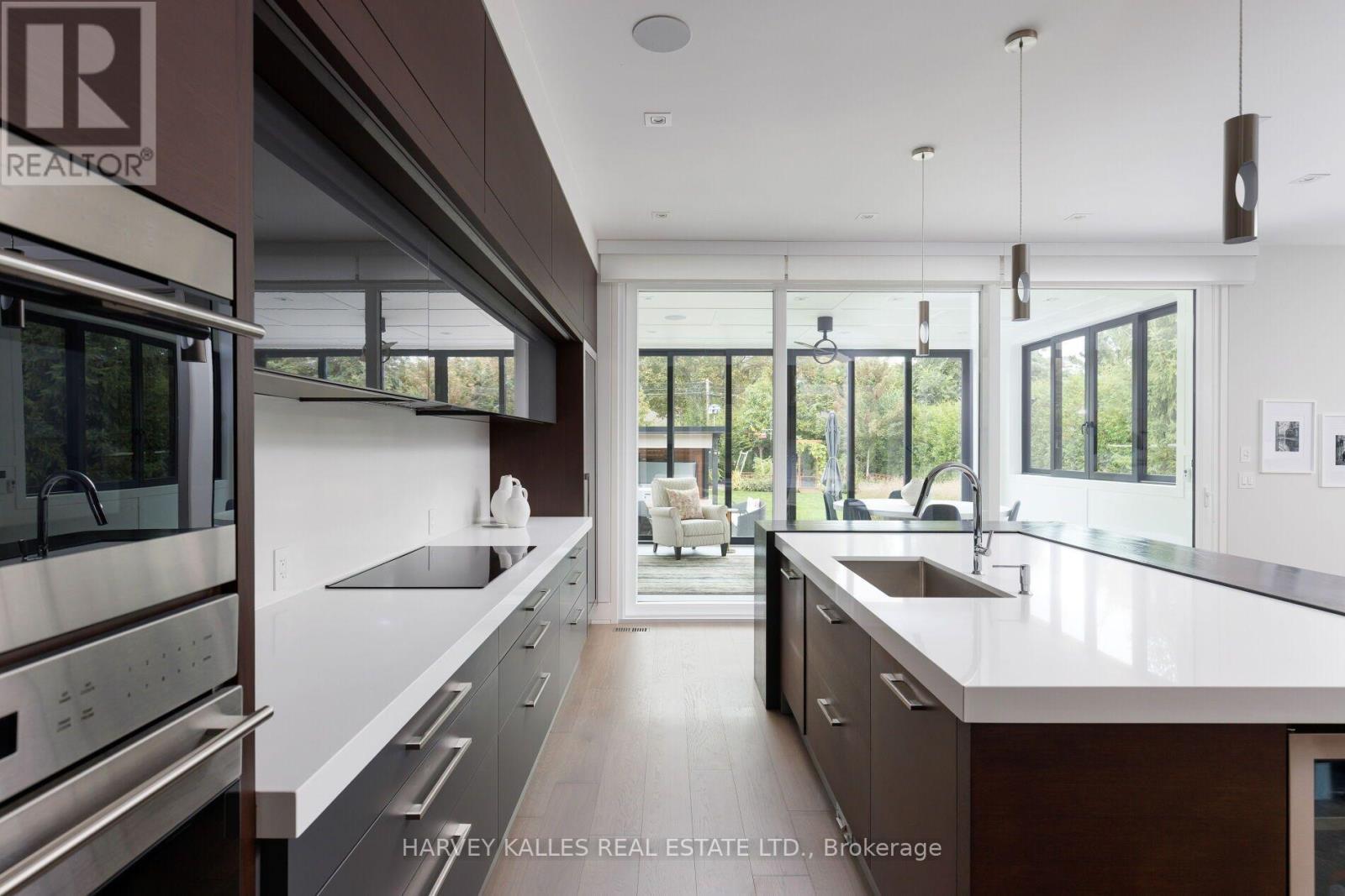 16 GRAYSTONE GARDENS - 13
