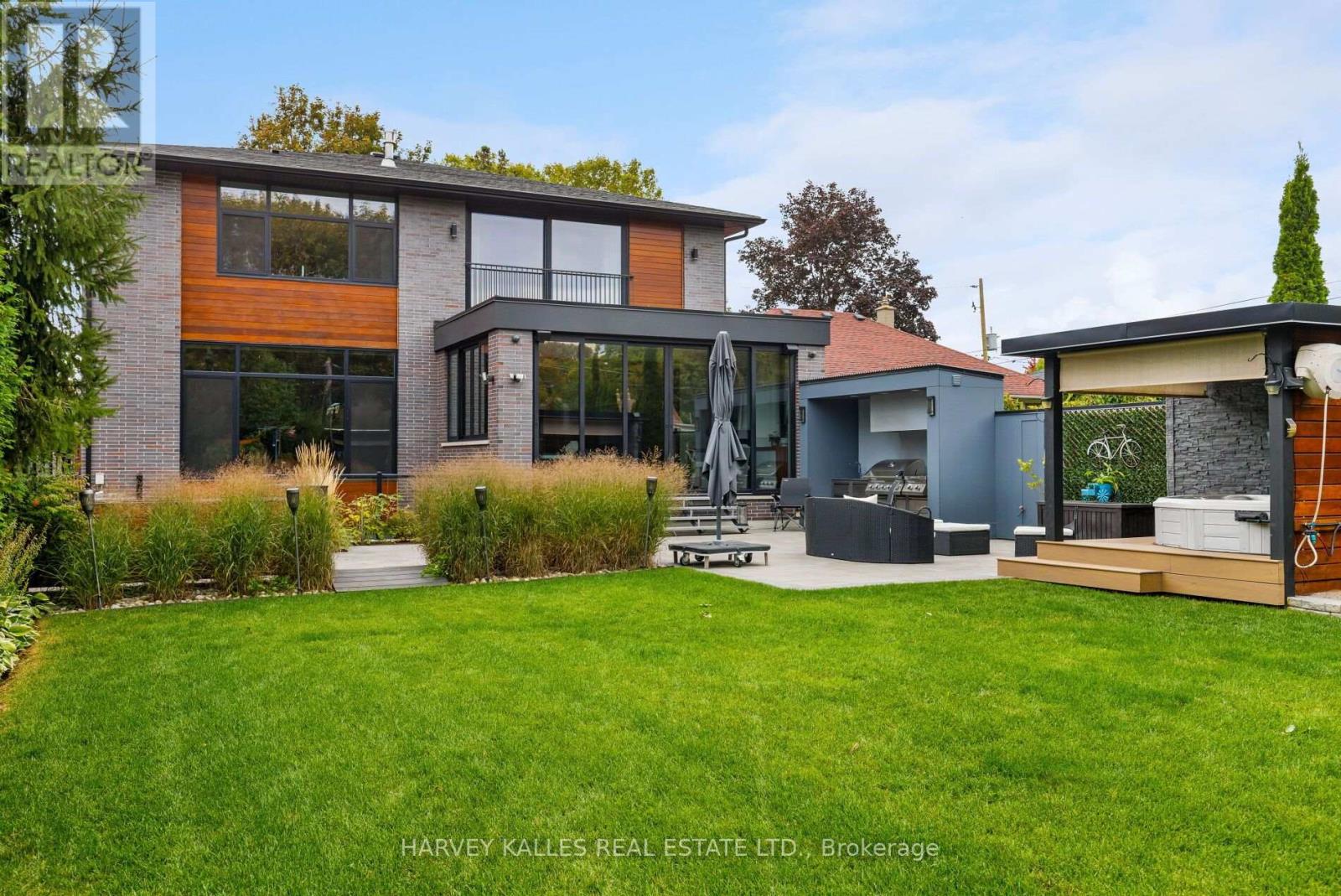 16 GRAYSTONE GARDENS - 18