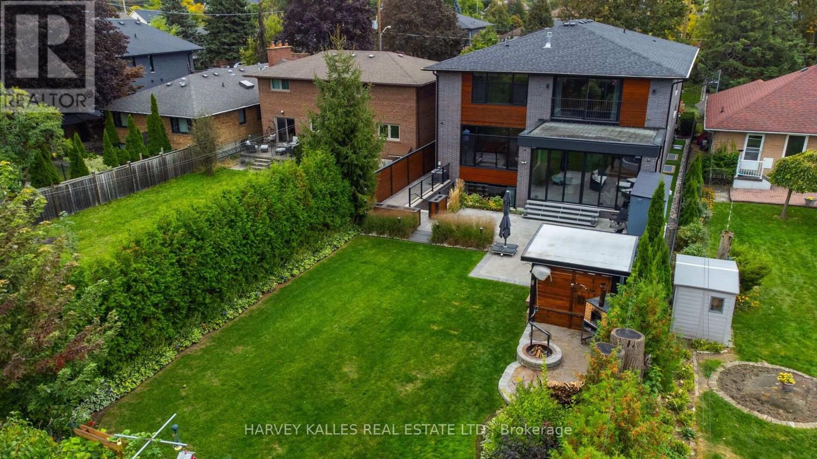 16 GRAYSTONE GARDENS - 19