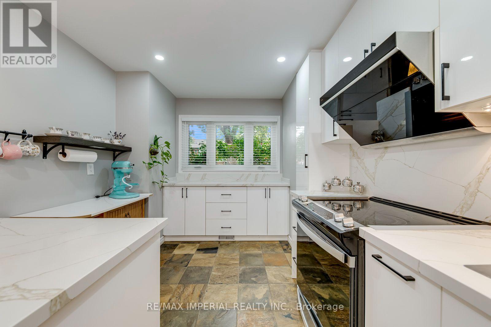 1107 GABLE DRIVE - 14