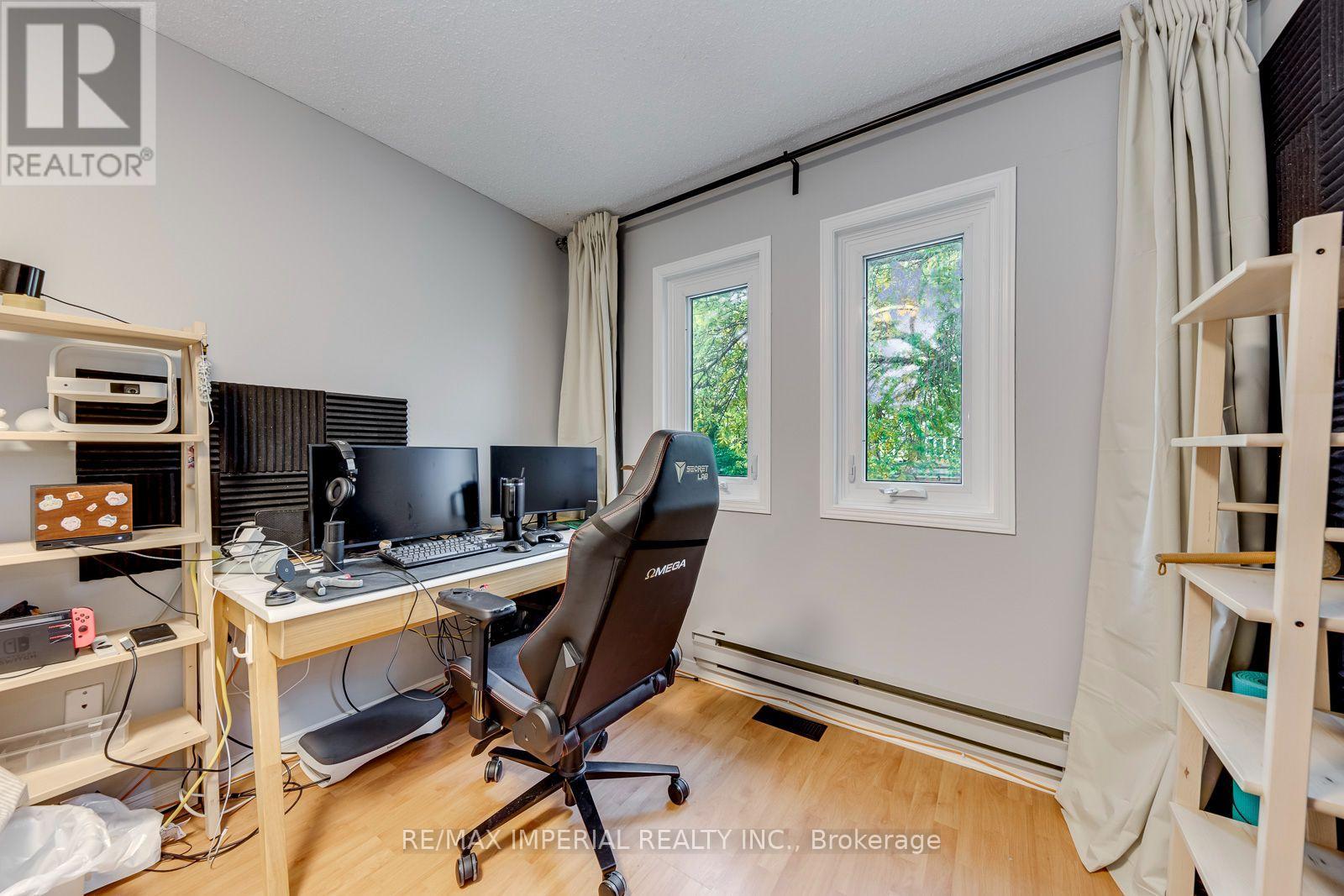 1107 GABLE DRIVE - 36