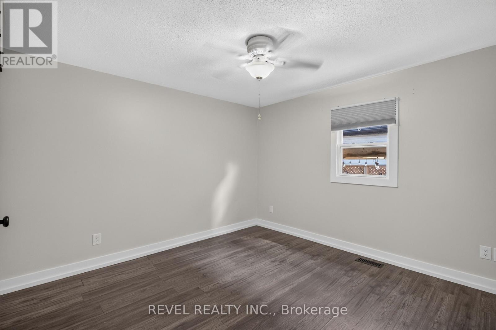 30 RAY STREET N - 13
